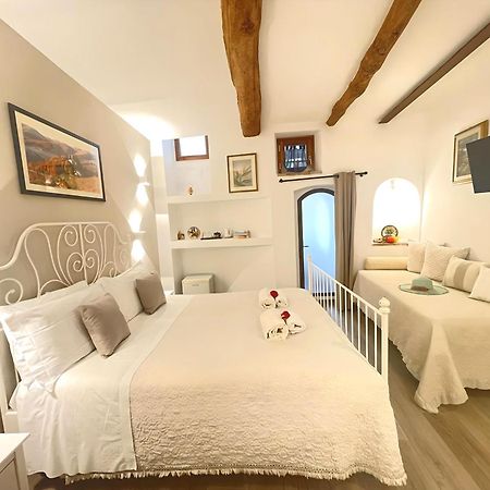 La Casa Di Ines Hotell San Gimignano Exteriör bild