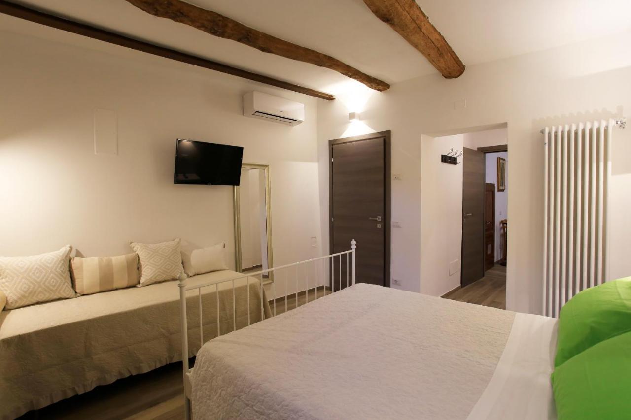 La Casa Di Ines Hotell San Gimignano Exteriör bild