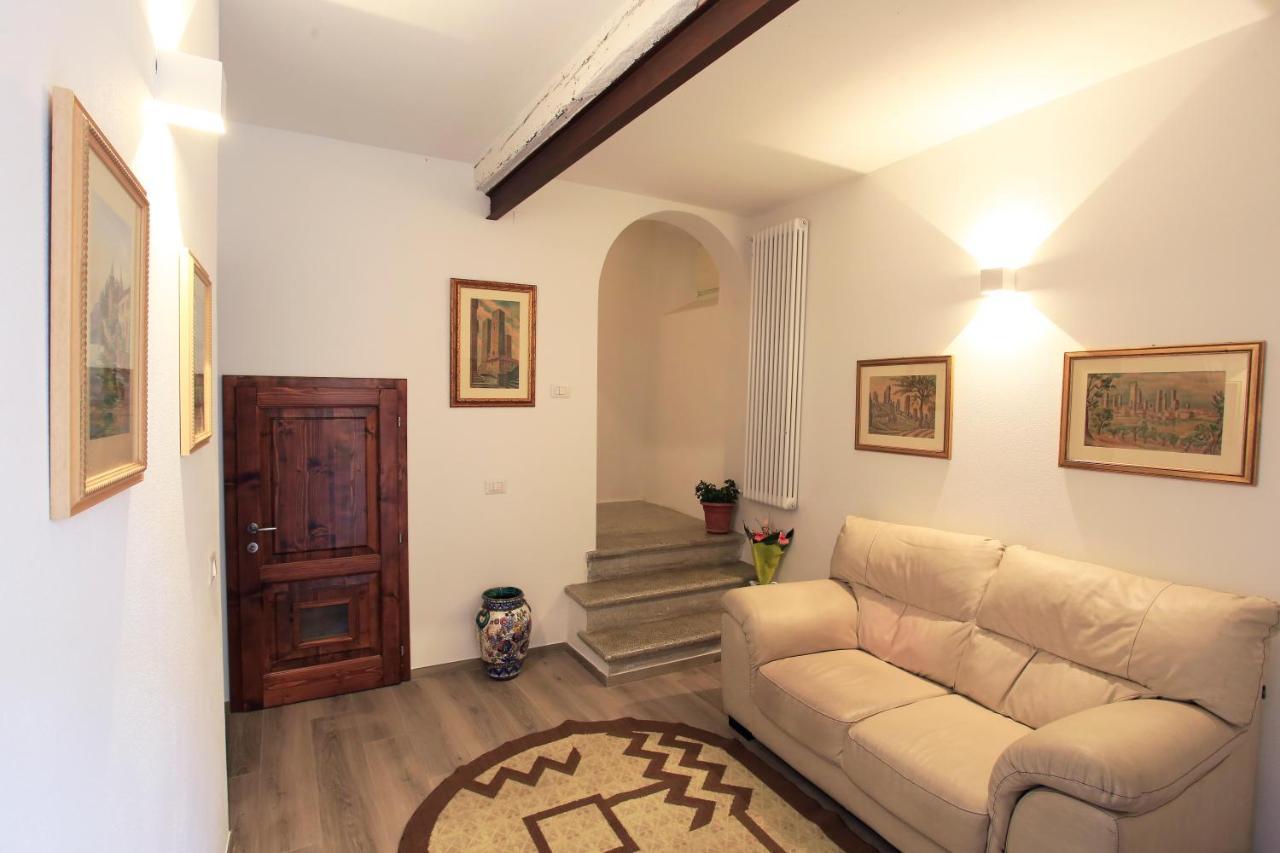 La Casa Di Ines Hotell San Gimignano Exteriör bild